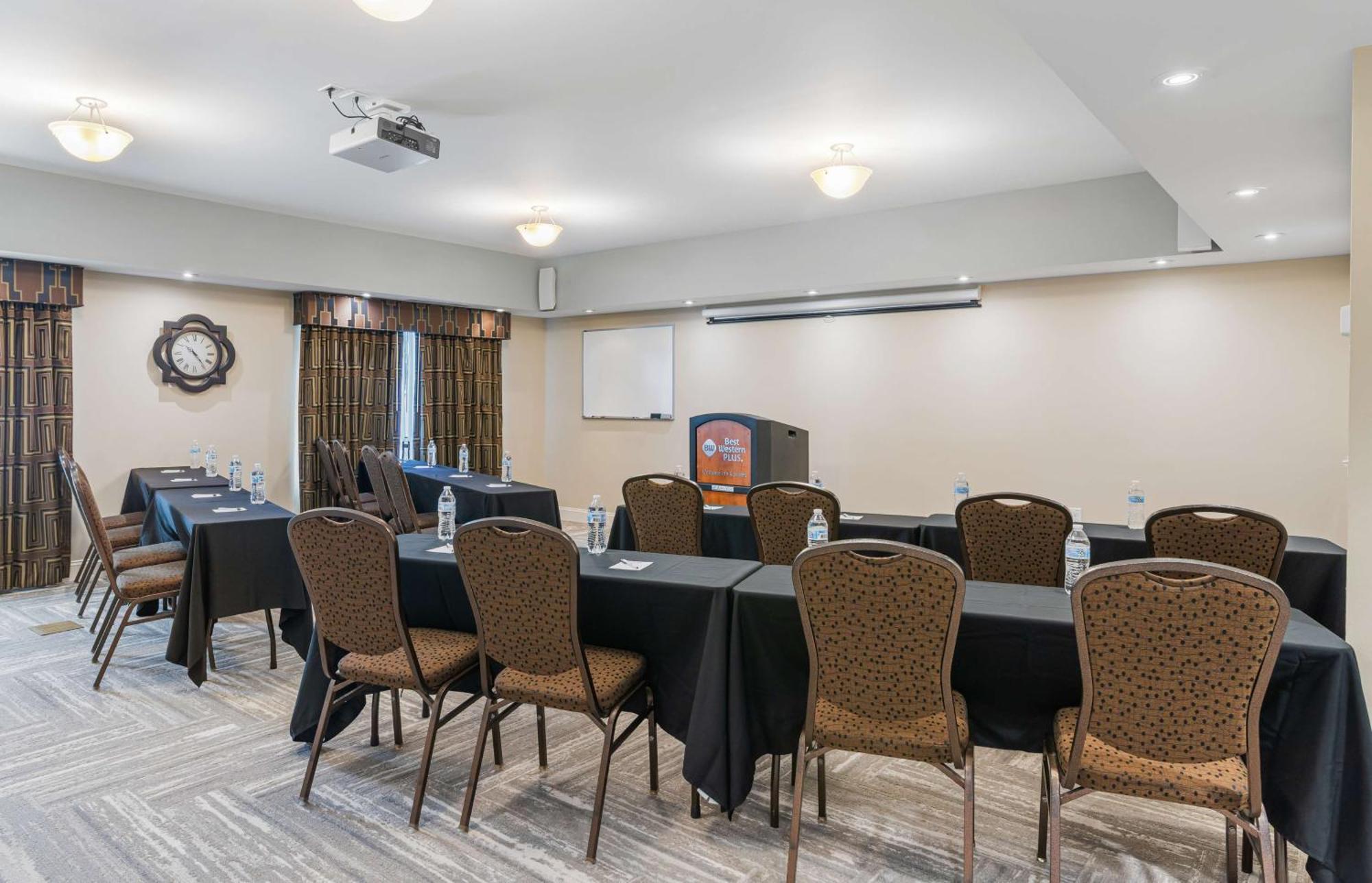 Best Western Plus Westgate Inn And Suites Leland Esterno foto
